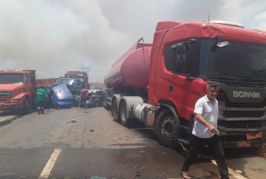 acidente-na-br-1353A-vitimas-presas-as-ferragens-e-rodovia-interditada-em-bacabeira-luis.-fique-por-dentro-das-atualizacoes