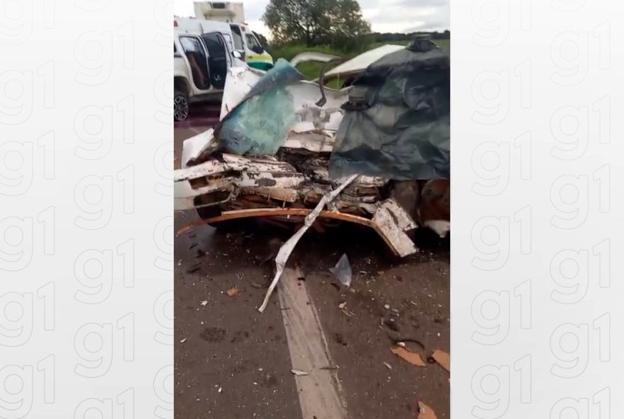 acidente-na-br-1533A-colisao-frontal-mata-motorista-no-tocantins acidente-na-br-1533A-colisao-frontal-mata-motorista-no-tocantins