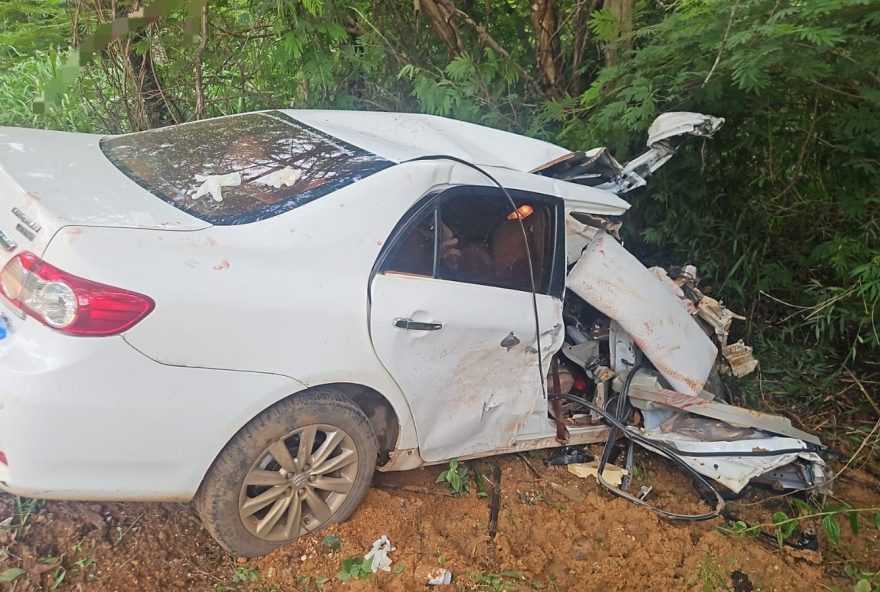 acidente-na-br-251-deixa-3-pessoas-da-mesma-familia-feridas