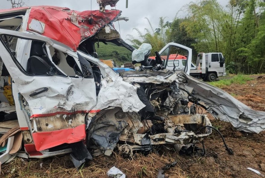 acidente-na-br-2623A-gestante-morre-apos-colisao-com-ambulancia-do-samu0A
