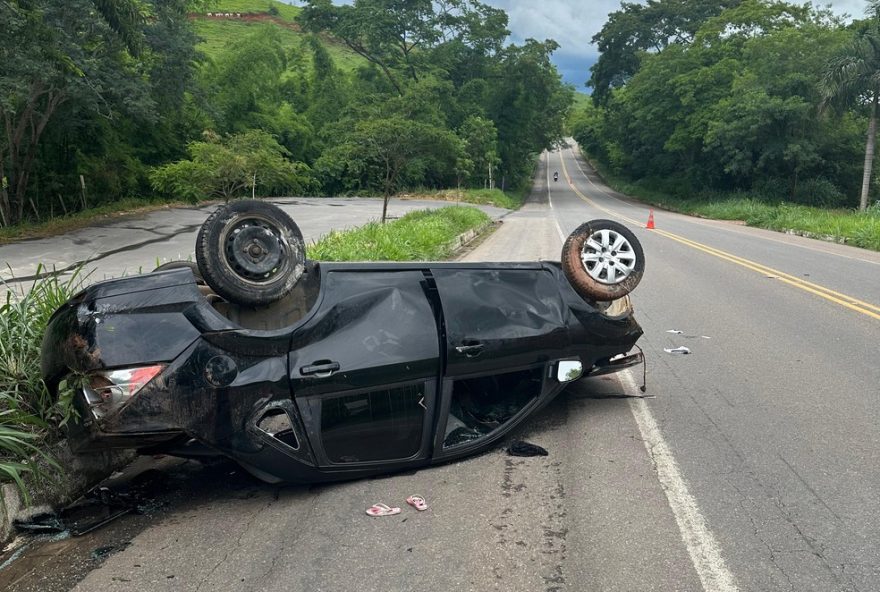 acidente-na-br-3563A-criancas-sao-arremessadas-apos-capotamento2C-uma-em-estado-grave