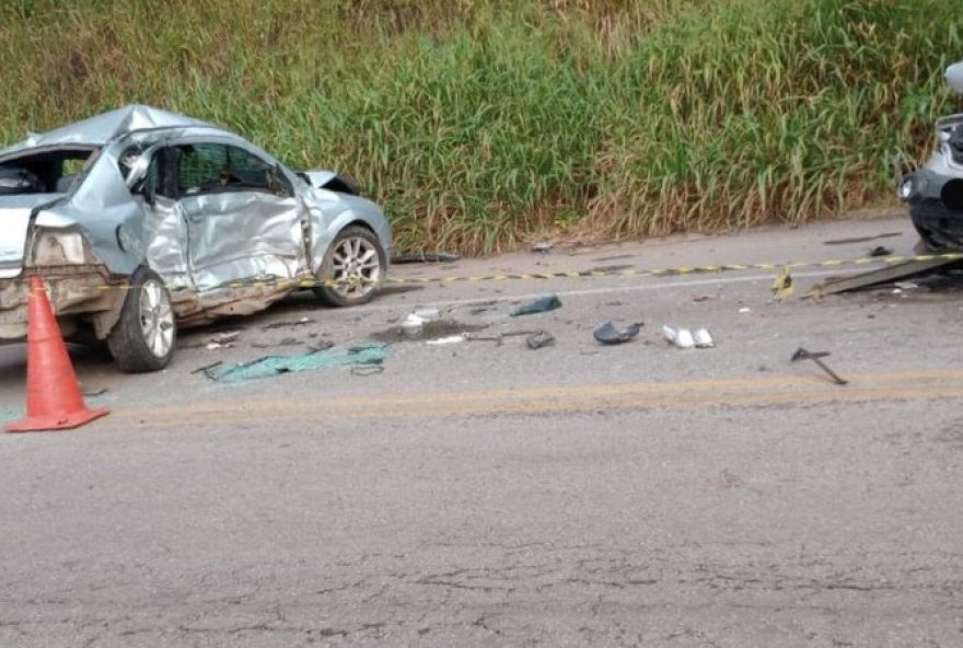 acidente-na-br-381-deixa-uma-pessoa-morta-e-tres-feridas-em-caete3A-prf-e-autoridades-atuam-no-caso