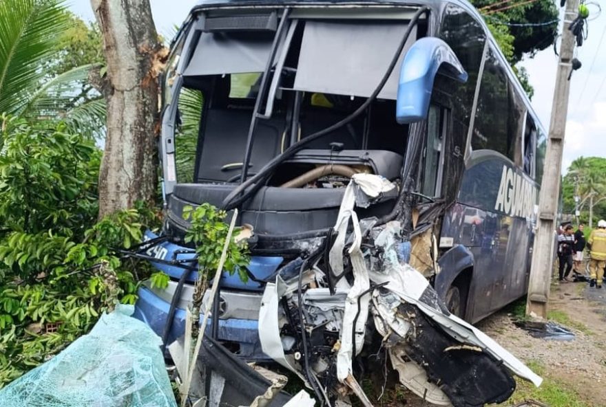 acidente-na-br-415-deixa-um-morto-e-tres-feridos-na-bahia3A-saiba-mais