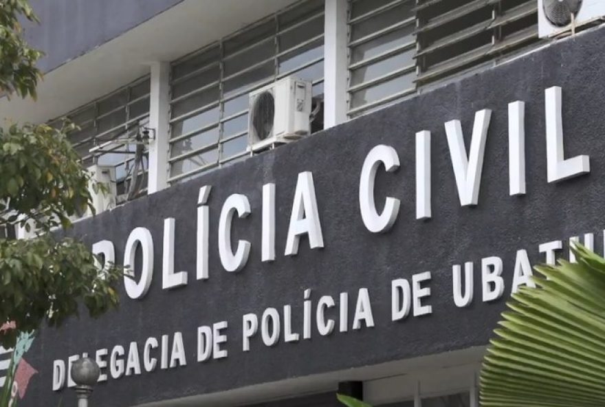 acidente-na-rio-santos-em-ubatuba3A-duas-pessoas-morrem-em-colisao-entre-moto-e-carro