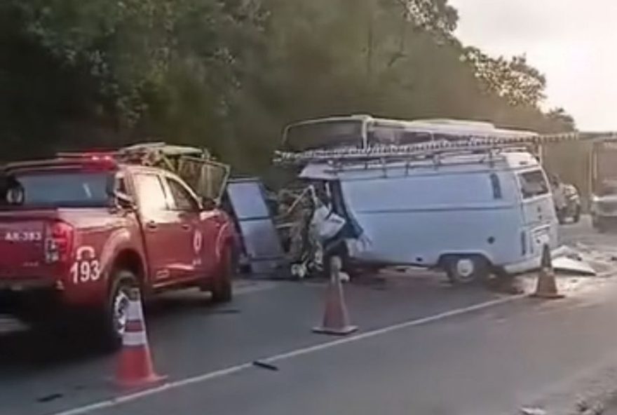 acidente-tragico-deixa-um-morto-e-um-ferido-em-belford-roxo3A-bombeiros-sao-chamados-para-atender-colisao-de-veiculos acidente-tragico-deixa-um-morto-e-um-ferido-em-belford-roxo3A-bombeiros-sao-chamados-para-atender-colisao-de-veiculos