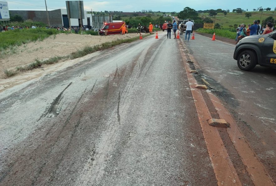 acidente-tragico-em-iturama3A-2-mortos-e-3-feridos-em-colisao-de-tres-veiculos