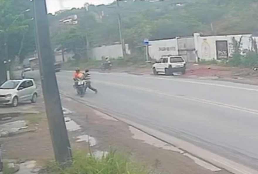 acidente-tragico-na-pe-17-resulta-em-morte-de-pedestre-atropelado3A-veja-as-imagens-impactantes acidente-tragico-na-pe-17-resulta-em-morte-de-pedestre-atropelado3A-veja-as-imagens-impactantes