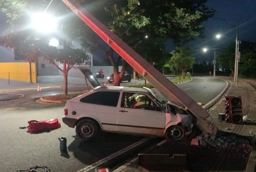 acidentes-de-carros-em-postes-de-energia-em-presidente-prudente3A-veja-os-danos-e-orientacoes-de-seguranca acidentes-de-carros-em-postes-de-energia-em-presidente-prudente3A-veja-os-danos-e-orientacoes-de-seguranca