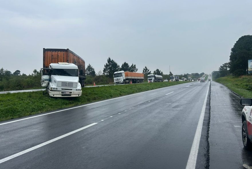 acidentes-na-br-3763A-colisoes-traseiras-causam-congestionamento-de-20-km.-evite-o-trecho-com-rotas-alternativas