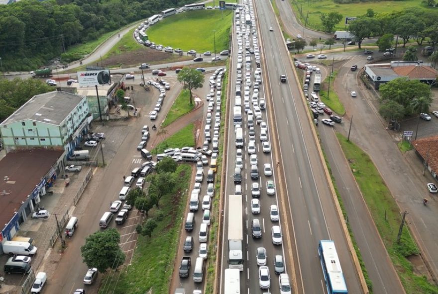 acordo-em-discussao-entre-brasil-e-paraguai-gera-protestos-na-ponte-da-amizade2C-em-foz-do-iguacu3A-impactos-e-implicacoes-economicas