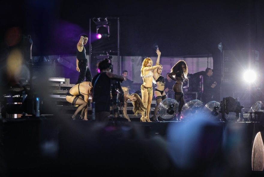 addison-rae-faz-striptease-no-hit-fame-is-a-gun-no-lollapalooza-2026 addison-rae-faz-striptease-no-hit-fame-is-a-gun-no-lollapalooza-2026