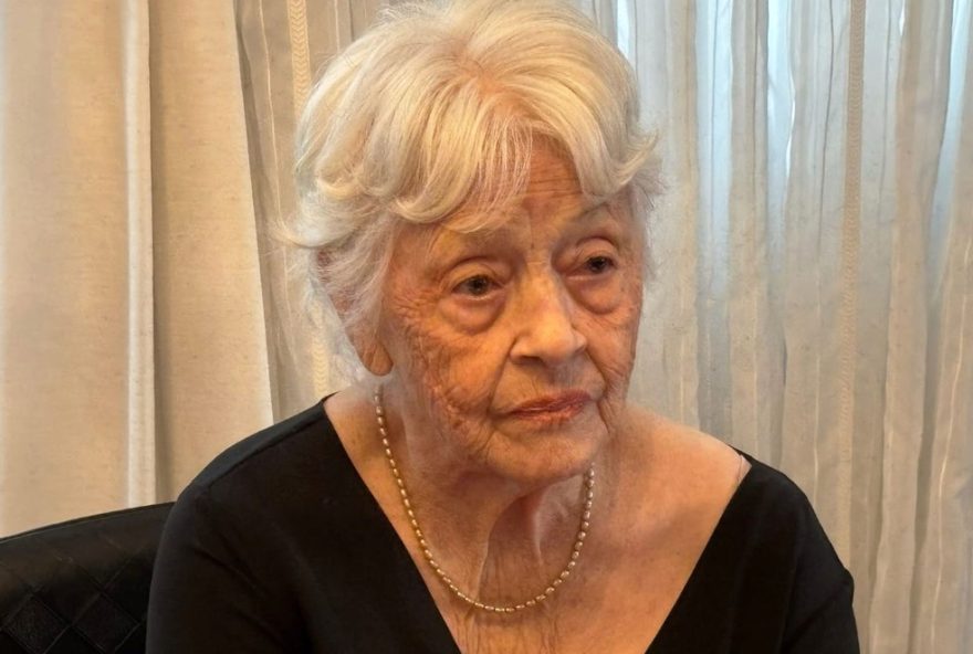 adelia-prado3A-doutora-honoris-causa-pela-uemg-em-divinopolis