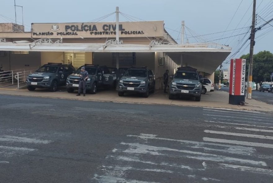 adolescente-de-14-anos-e-esfaqueado-apos-pegar-carona-com-desconhecido adolescente-de-14-anos-e-esfaqueado-apos-pegar-carona-com-desconhecido