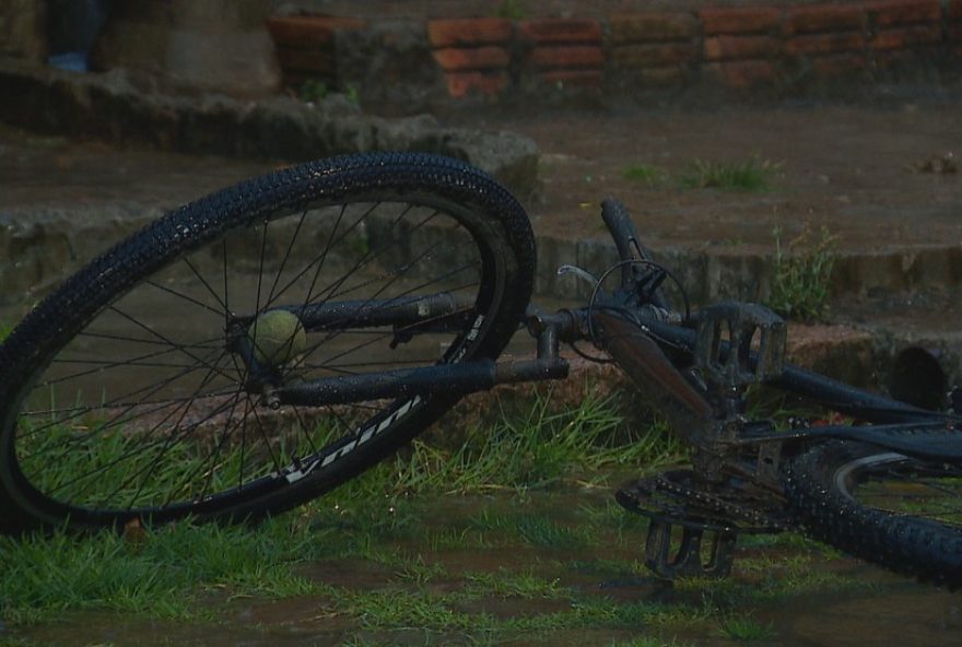 adolescente-de-15-anos-e-morto-pelo-ex-namorado-da-mae3A-policia-investiga-o-caso-em-porto-alegre