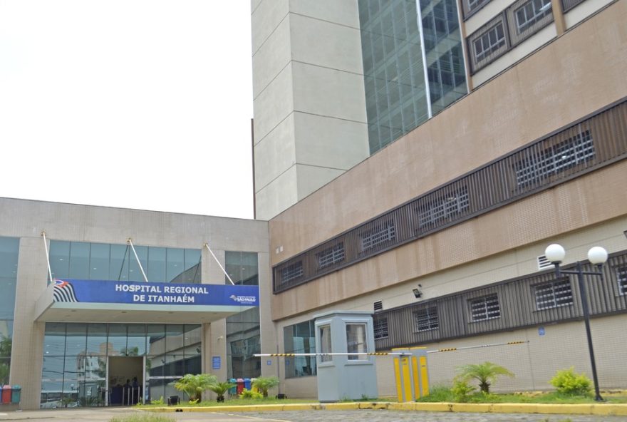 adolescente-de-16-anos-internada-em-estado-grave-por-intoxicacao-por-metanol3A-casos-similares-sao-investigados-na-baixada-santista
