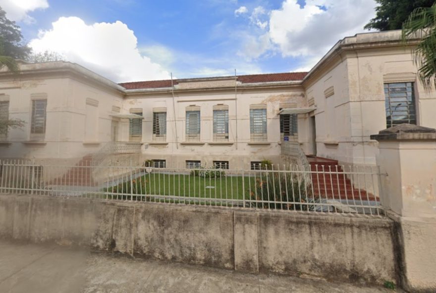 adolescente-e-apreendido-apos-agredir-aluna-com-machado-e-faca-em-escola-de-itarare3A-detalhes-do-caso