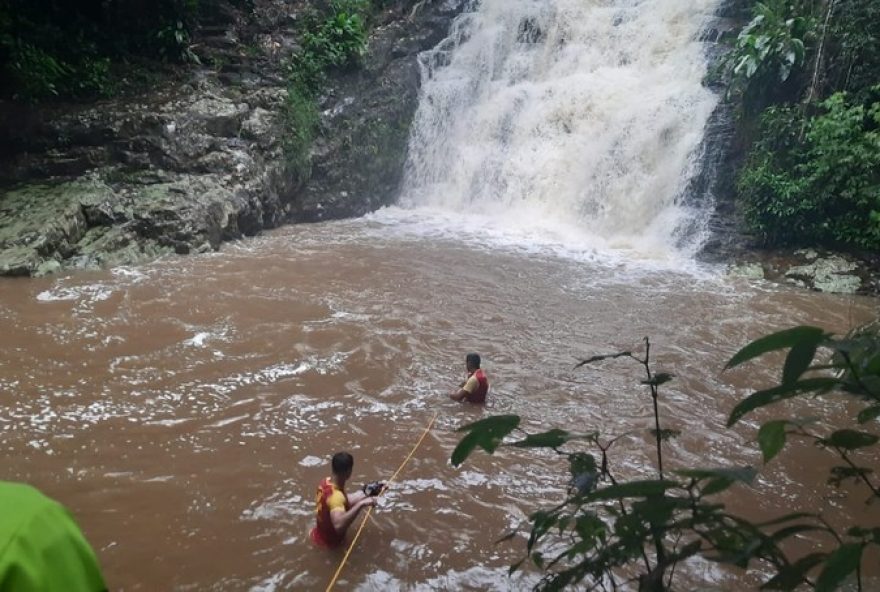 adolescente-e-dois-homens-morrem-afogados-em-tentativa-de-salvar-jovem-em-cachoeira3A-tragedia-em-morretes2C-parana