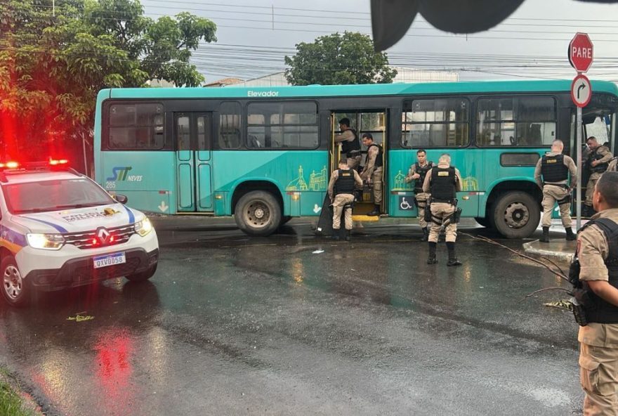 adolescente-em-surto-e-contido-pelo-bope-sem-ferimentos3A-importancia-do-treinamento-de-policiais-em-crises adolescente-em-surto-e-contido-pelo-bope-sem-ferimentos3A-importancia-do-treinamento-de-policiais-em-crises