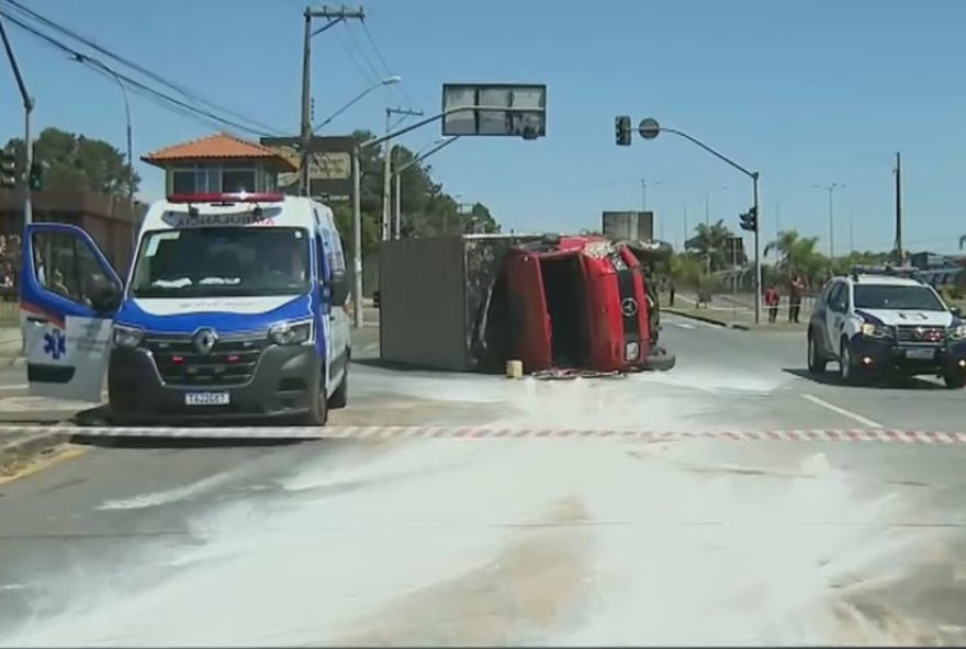 adolescente-morre-apos-acidente-com-carga-de-vidro-em-curitiba3A-alerta-para-seguranca-no-transito