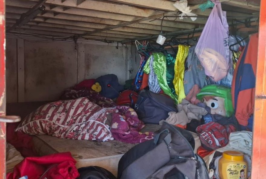 adolescentes-encontrados-em-situacoes-precarias-em-trenzinho-da-alegria3A-investigacoes-de-trabalho-escravo-e-posse-ilegal-de-arma adolescentes-encontrados-em-situacoes-precarias-em-trenzinho-da-alegria3A-investigacoes-de-trabalho-escravo-e-posse-ilegal-de-arma