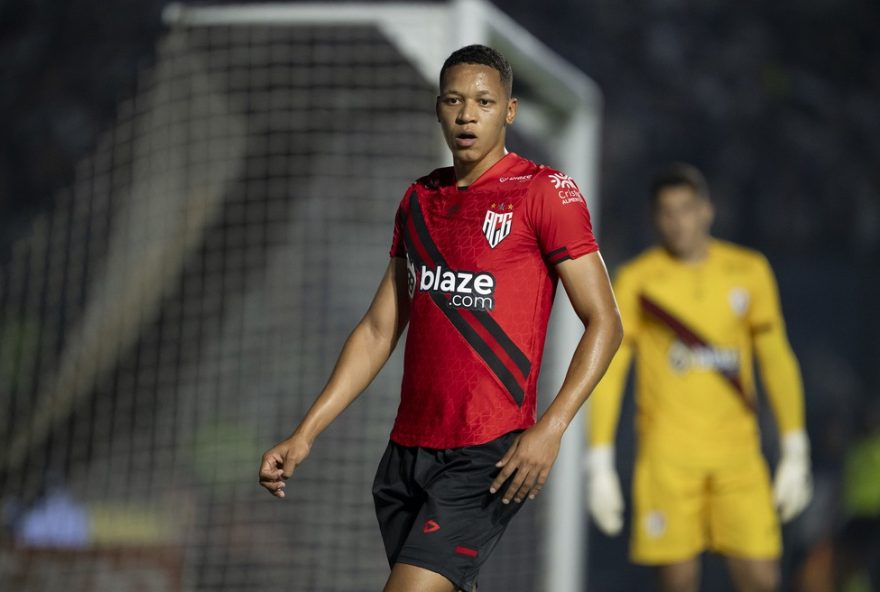 adriano-martins-e-lucas-gazal-de-volta-ao-atletico-go-para-reforcar-a-defesa-na-serie-b