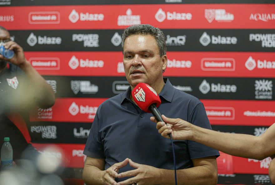 adson-batista-critica-atuacao-do-atletico-go-e-promete-reforcos-para-serie-b3B-time-avanca-na-copa-do-brasil adson-batista-critica-atuacao-do-atletico-go-e-promete-reforcos-para-serie-b3B-time-avanca-na-copa-do-brasil