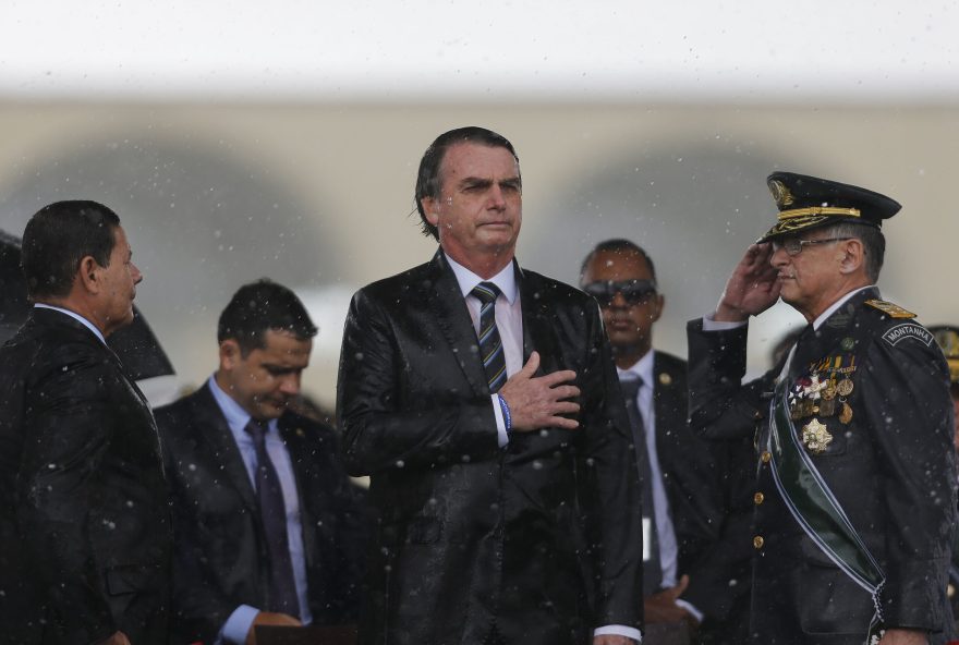 advogados-de-bolsonaro-citam-capital-de-lealdade-para-tentar-salvar-patente-do-ex-presidente-no-stm advogados-de-bolsonaro-citam-capital-de-lealdade-para-tentar-salvar-patente-do-ex-presidente-no-stm