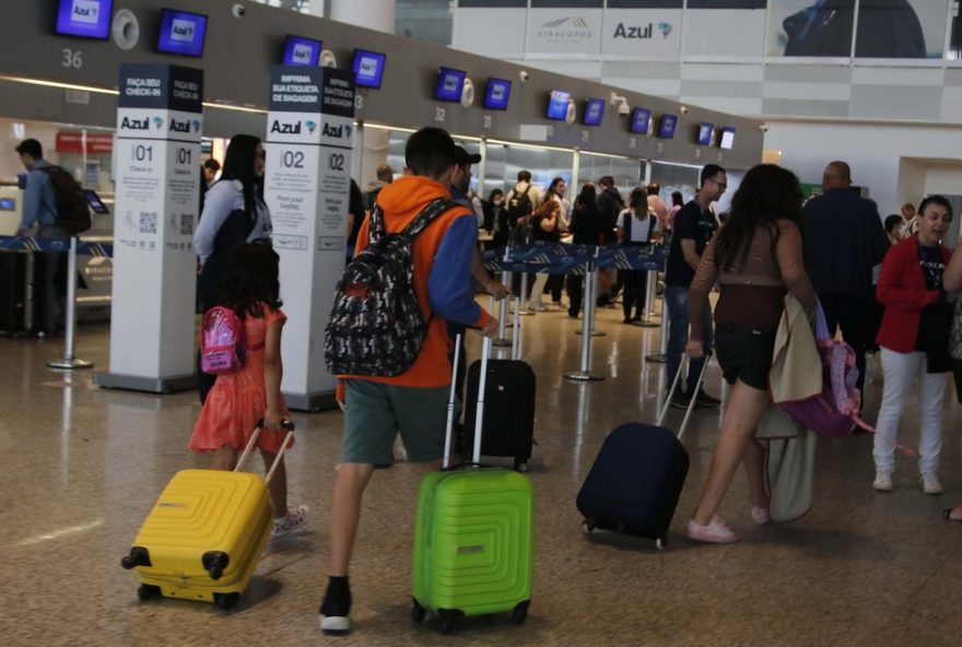 aeronautas-aprovam-acordo-salarial-e-cancelam-possivel-greve3A-o-que-mudou-na-convencao-coletiva-de-trabalho3F aeronautas-aprovam-acordo-salarial-e-cancelam-possivel-greve3A-o-que-mudou-na-convencao-coletiva-de-trabalho3F