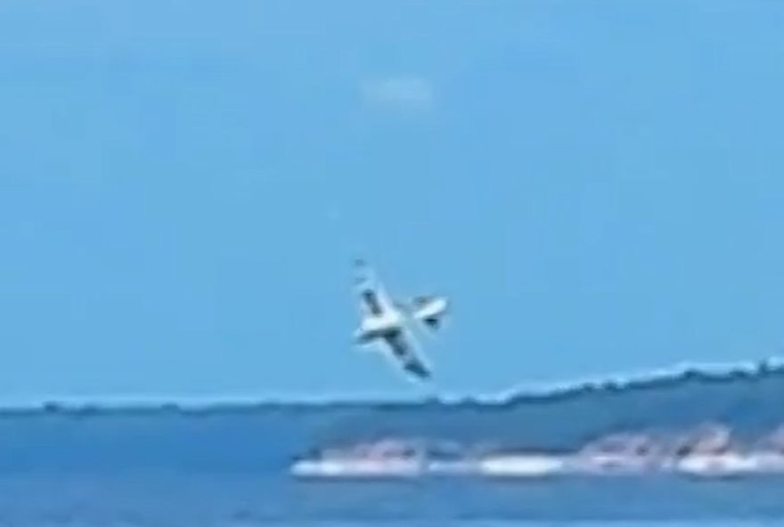 aeronave-acidentada-e-retirada-do-rio-negro-um-dia-apos-incidente-em-iranduba2C-amazonas aeronave-acidentada-e-retirada-do-rio-negro-um-dia-apos-incidente-em-iranduba2C-amazonas