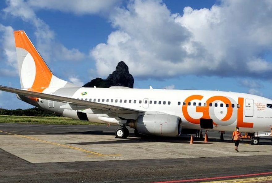 aeroporto-de-fernando-de-noronha3A-restricao-da-anac-leva-aviao-da-azul-a-desviar-para-natal-apos-atolar-no-asfalto