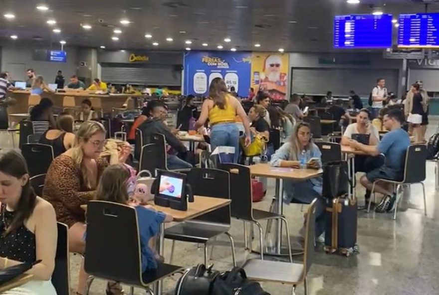 aeroporto-de-fortaleza-opera-com-gerador-apos-temporal2C-lojas-fecham-no-terminal