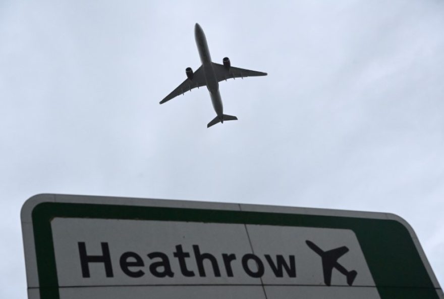 Avião decola do aeroporto de Heathrow, em Londres
04/02/2021 REUTERS/Toby Melville/File Photo