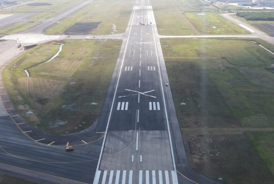 aeroporto-salgado-filho-opera-24-horas-apos-enchente-historica-no-rs3A-pista-totalmente-liberada-e-ampliada