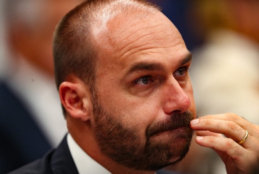 afastamento-preventivo-de-eduardo-bolsonaro-da-pf-gera-investigacoes-e-possiveis-consequencias afastamento-preventivo-de-eduardo-bolsonaro-da-pf-gera-investigacoes-e-possiveis-consequencias