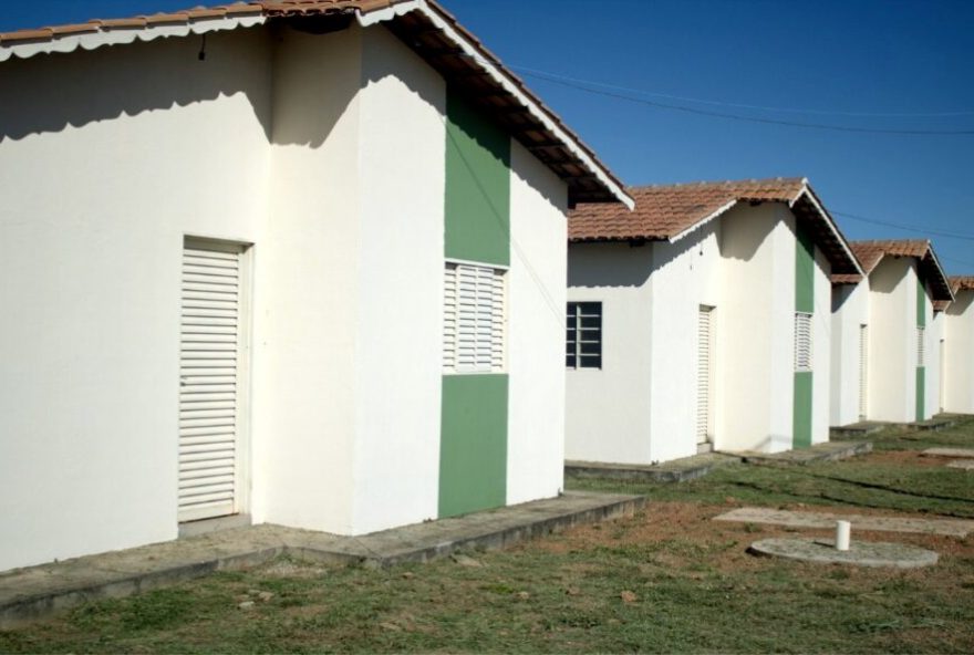 Agehab dá início à construção de casas a custo zero em Ouvidor