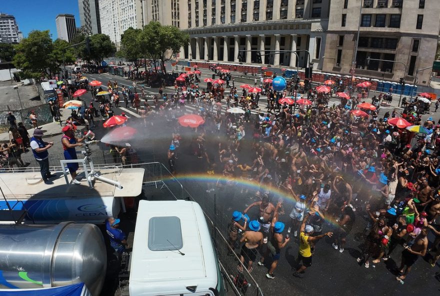 agenda-de-microblocos-do-rj3A-carnaval-de-rua-com-ate-300-pessoas-para-montar-sua-rota agenda-de-microblocos-do-rj3A-carnaval-de-rua-com-ate-300-pessoas-para-montar-sua-rota