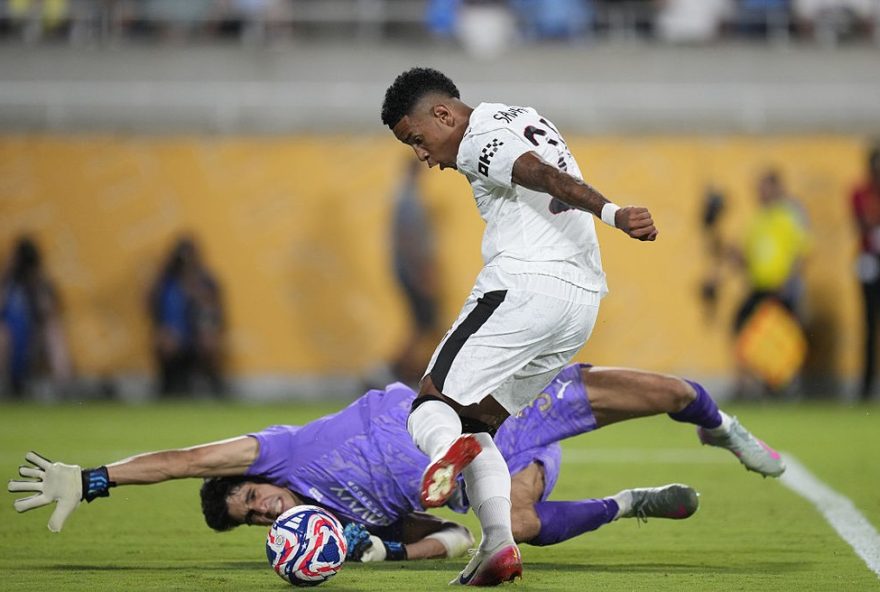 al-hilal-vence-o-manchester-city-com-10-defesas-de-bono-na-copa-do-mundo-de-clubes-2025