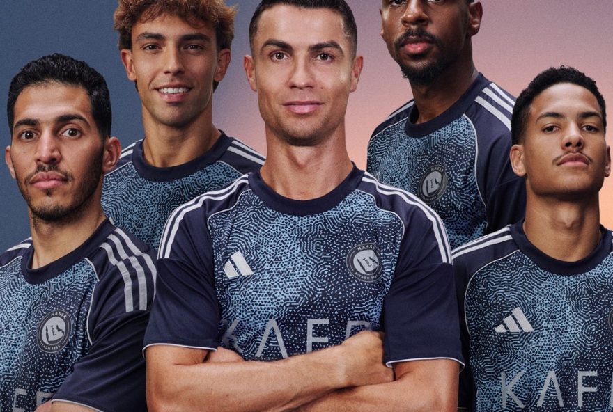 al-nassr-lanca-novo-terceiro-uniforme-inspirado-em-riade-com-cristiano-ronaldo3A-noites-em-riade.-cavaleiros-de-najd