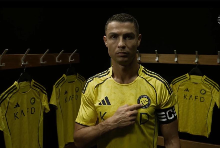 al-nassr-lanca-novo-uniforme-com-cristiano-ronaldo-como-modelo-e-promete-sucesso-entre-os-fas
