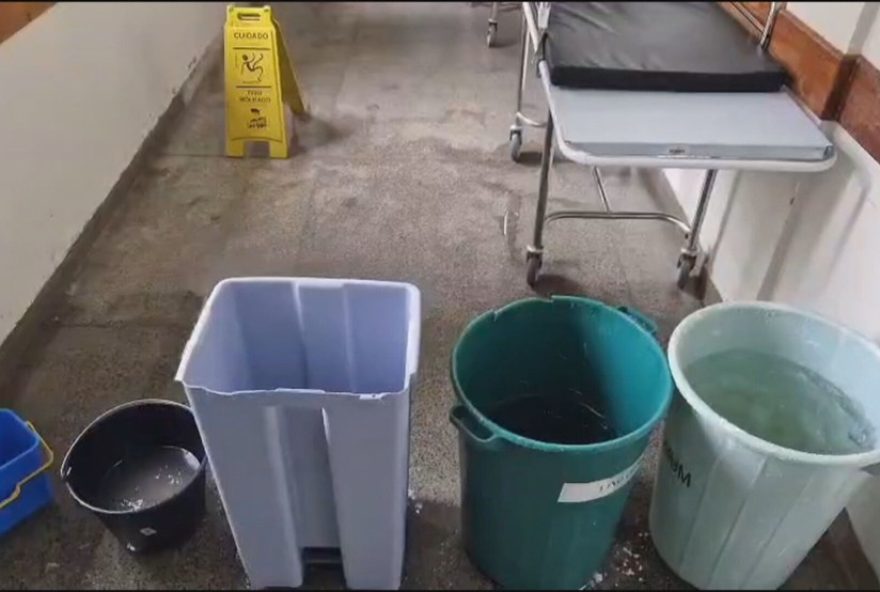 alagamento-em-maternidade-do-df3A-pacientes-usam-guarda-chuva-durante-chuva-intensa-no-hospital alagamento-em-maternidade-do-df3A-pacientes-usam-guarda-chuva-durante-chuva-intensa-no-hospital