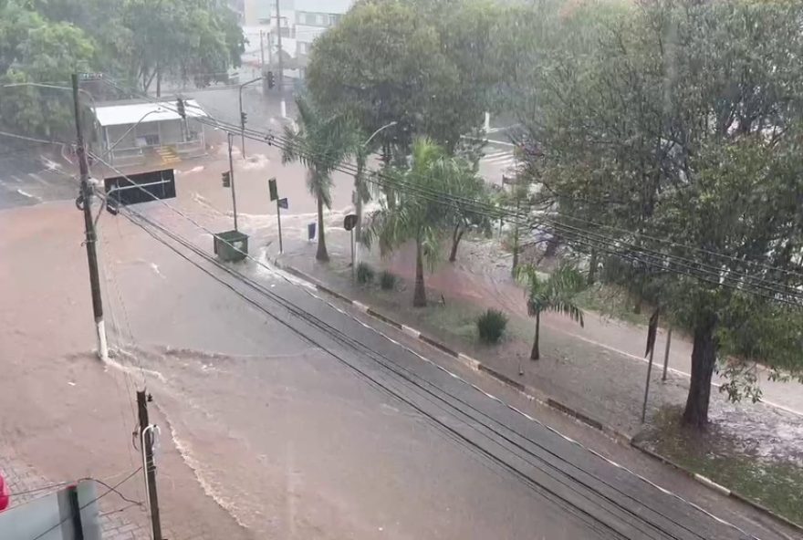 alagamentos-em-campinas3A-chuva-intensa-causa-transtornos-nesta-quarta-feira3B-saiba-os-impactos