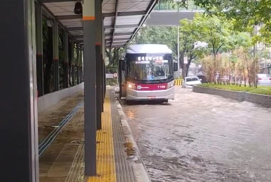 alagamentos-em-sao-paulo3A-chuva-intensa-causa-transtornos-em-itaim-paulista-e-alerta-para-novas-pancadas-ao-longo-do-dia alagamentos-em-sao-paulo3A-chuva-intensa-causa-transtornos-em-itaim-paulista-e-alerta-para-novas-pancadas-ao-longo-do-dia