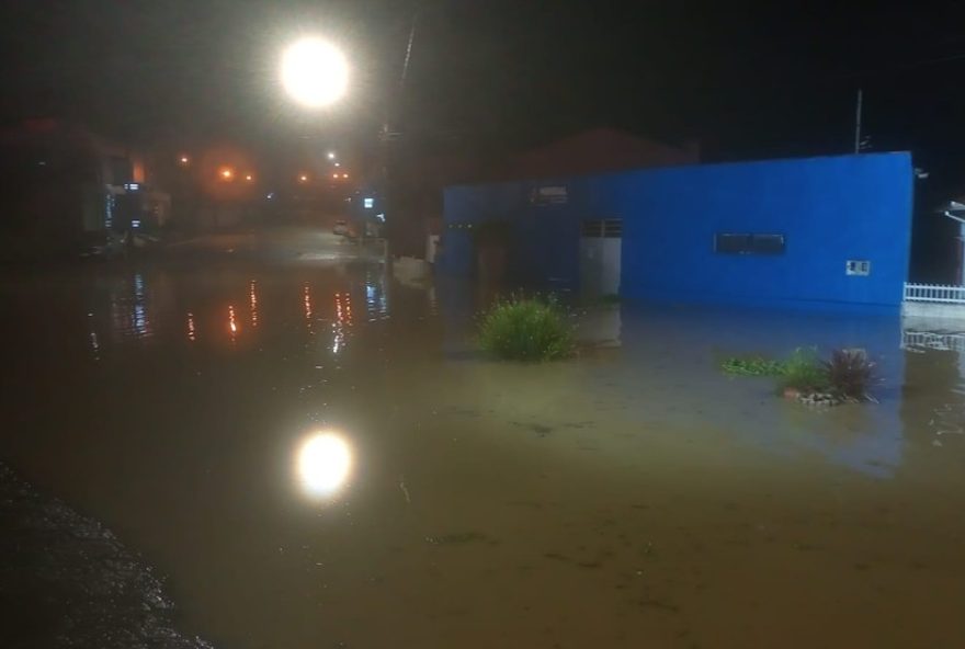 alagamentos-em-sc3A-200-pessoas-deixam-suas-casas-em-bom-retiro-devido-a-chuva-intensa