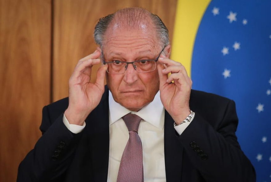 alckmin-aborda-negociacoes-tarifarias-com-eua-em-reuniao-sobre-setor-eletroeletronico