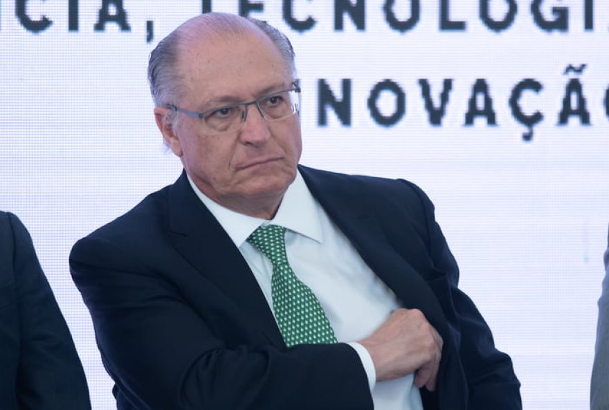 alckmin-aposta-em-queda-do-dolar-e-novo-modelo-para-selic