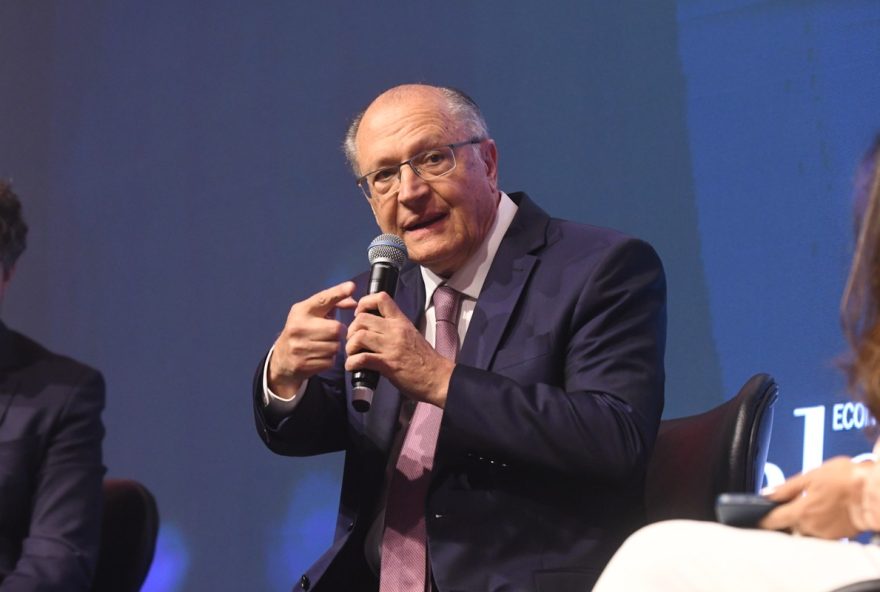 alckmin-destaca-avancos-na-contencao-do-tarifaco-apos-encontro-de-lula-com-trump