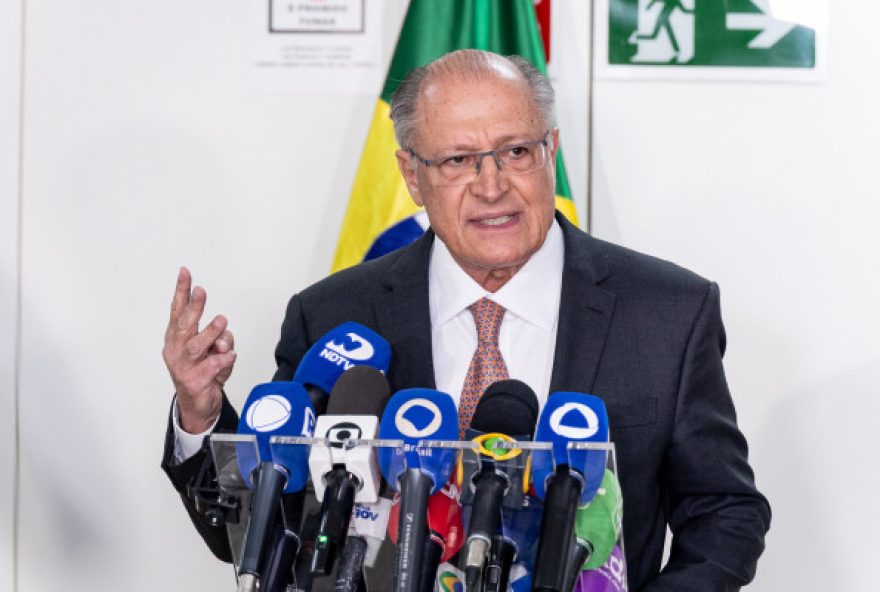 alckmin-elogia-lula-como-candidato-natural-nas-eleicoes-de-2026