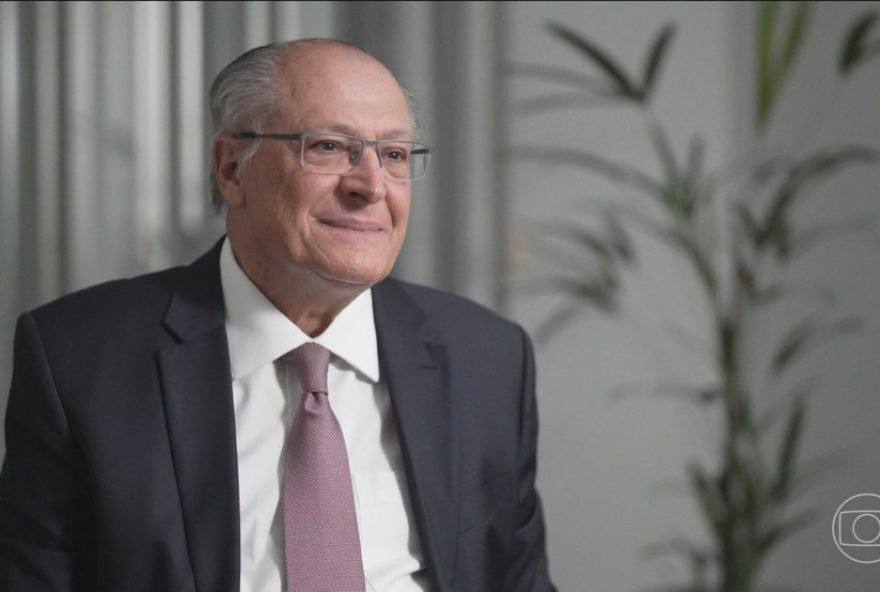 alckmin-lidera-grupo-para-lidar-com-tarifas-de-trump-e-defende-interesses-brasileiros