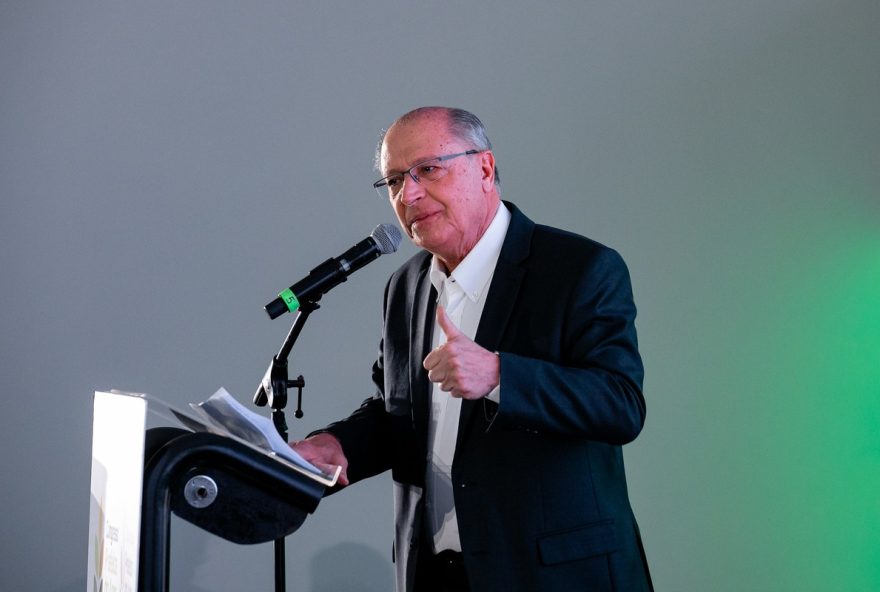 alckmin-minimiza-condenacao-de-bolsonaro-e-impacto-nas-relacoes-comerciais-com-os-eua