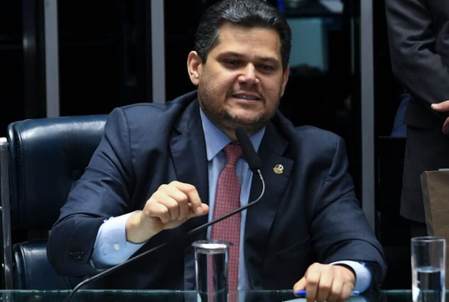 alcolumbre-nao-retorna-tentativas-de-contato-de-messias-desde-semana-passada